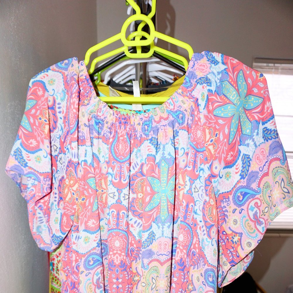 Violet and Claire Paisley Top Size 1x